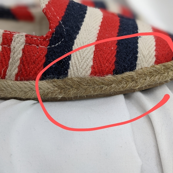 ☀️AEO espadrilles 9 red white blue flats - Picture 15 of 16